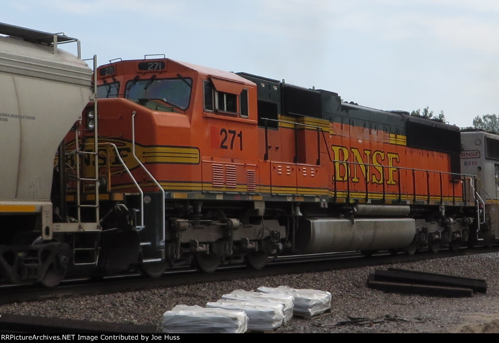 BNSF 271